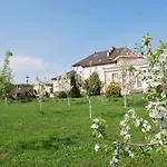 ホテル Guest House Uzhgorod ウージュホロド