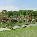 ホテル Guest House Uzhgorod