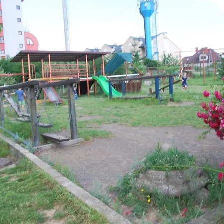 Guest House Uzhgorod Hotel