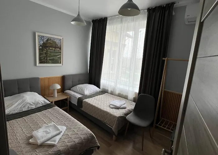 Guest House Uzhgorod Hotel *