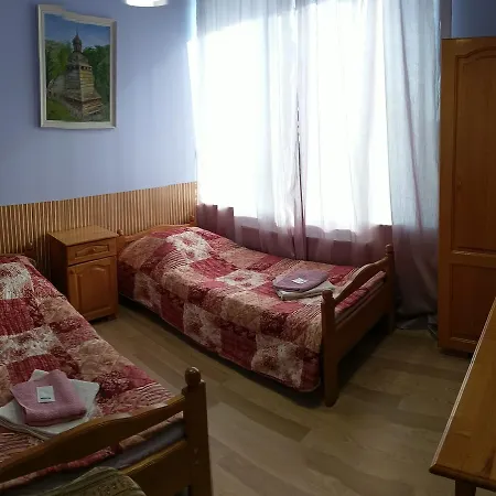 Guest House Uzhgorod Hotel *