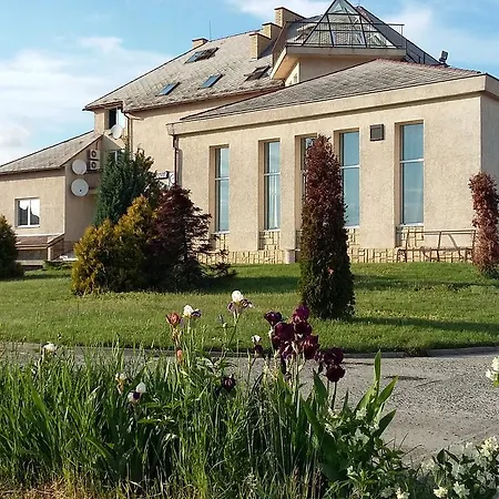 Guest House Uzhgorod Hotel *